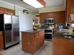 Baypointe Drive Two by Dream Kitchen And Bath - Photo 11