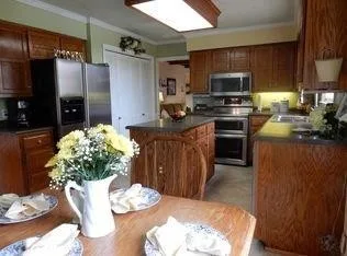Baypointe Drive Two by Dream Kitchen And Bath - Photo 19