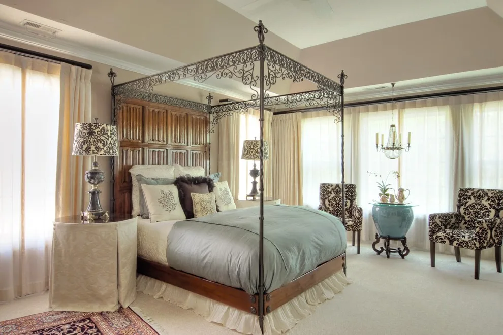 Traditional Bedroom Suite Decor by Lisa Stewart Design - Photo 3