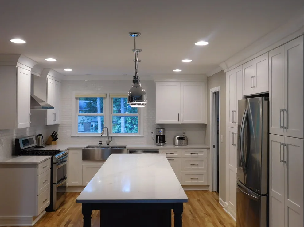 Contemporary Kitchen in Brookhaven by Rosa Moreno Kitchens - Photo 4