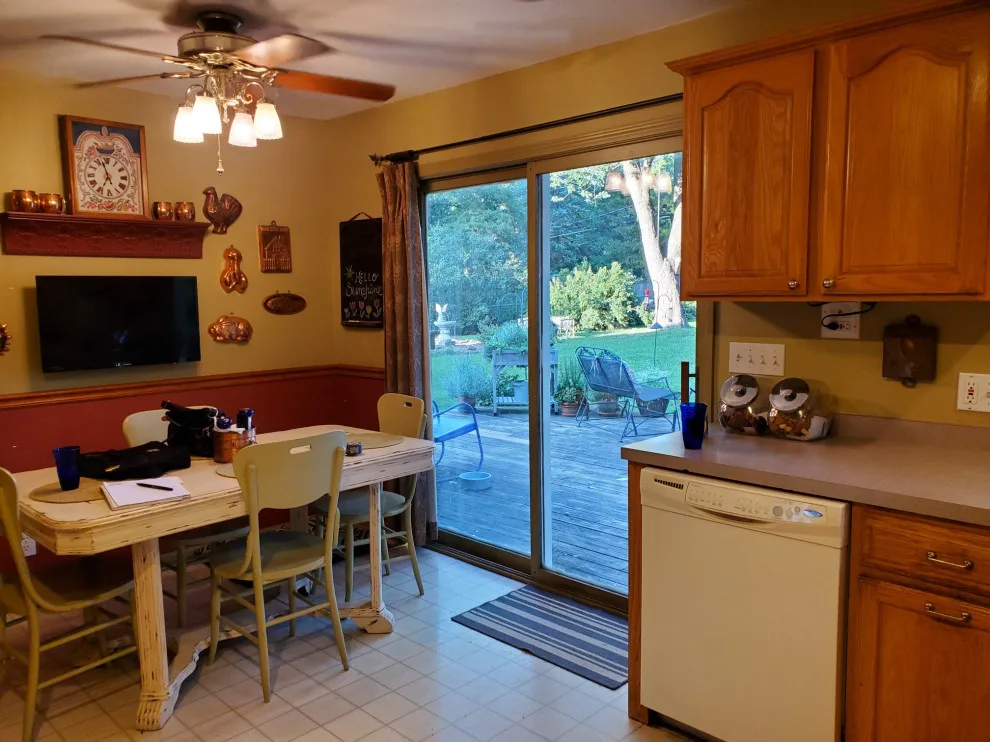 Cheryl's Revamped Kitchen by BMB Designs LLC - Photo 9