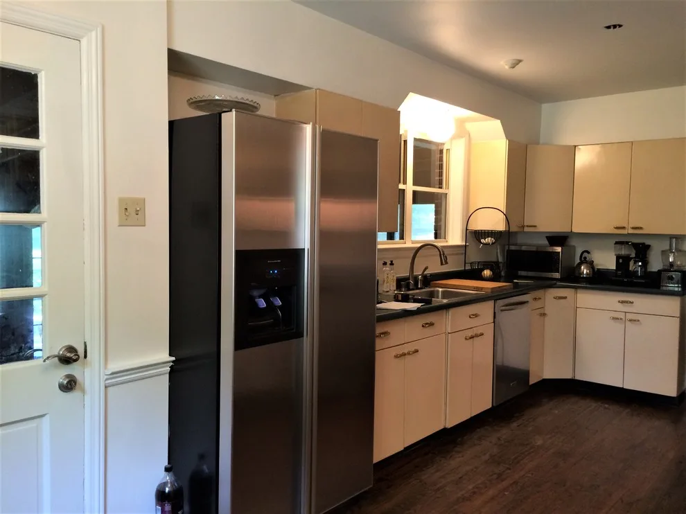 Elegant and Comfortable Kitchen by Maureen Mayeaux Design - Photo 4