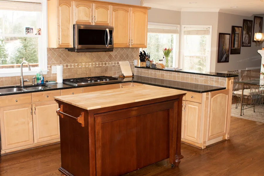 SLEEK AND TIMELESS EAST COBB KITCHEN by Rosa Moreno Kitchens - Photo 13