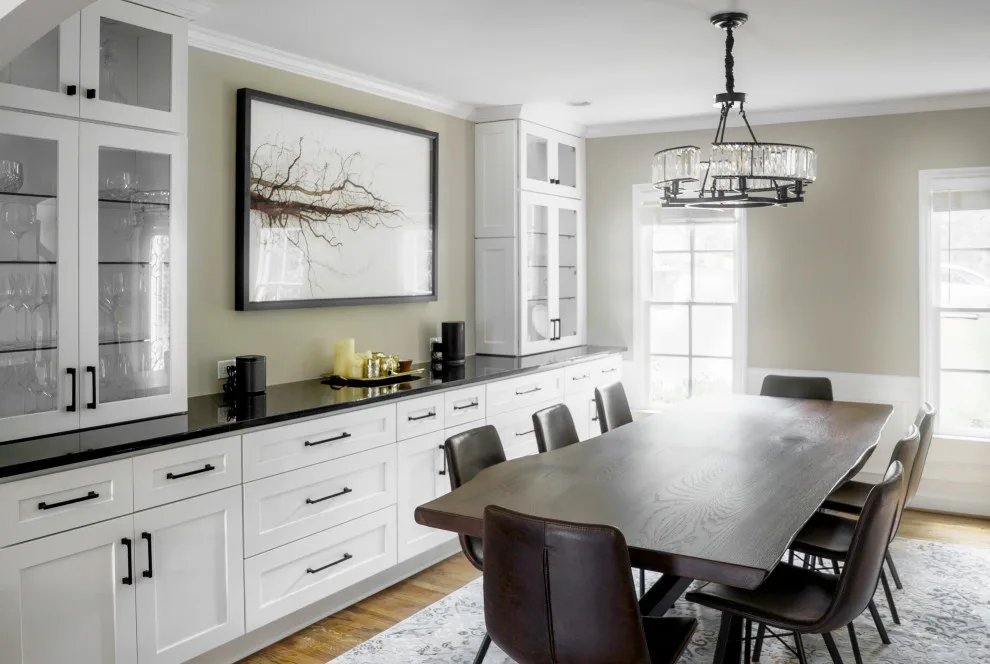 SLEEK AND TIMELESS EAST COBB KITCHEN by Rosa Moreno Kitchens - Photo 4