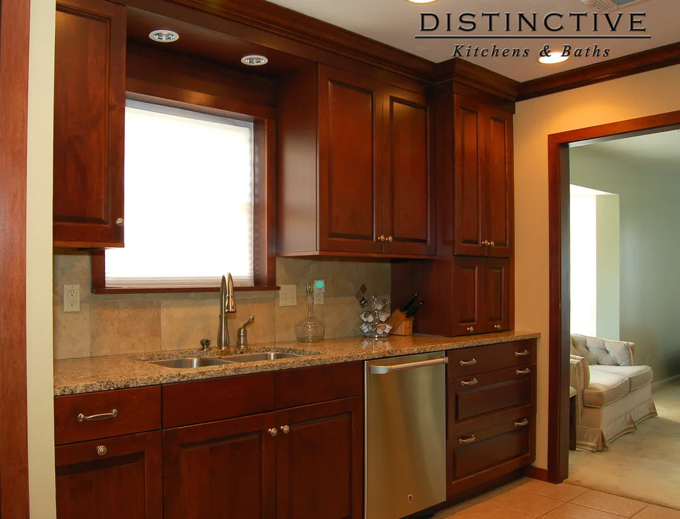 Minimalist Kitchen Design by Distinctive Kitchens & Baths - Photo 2