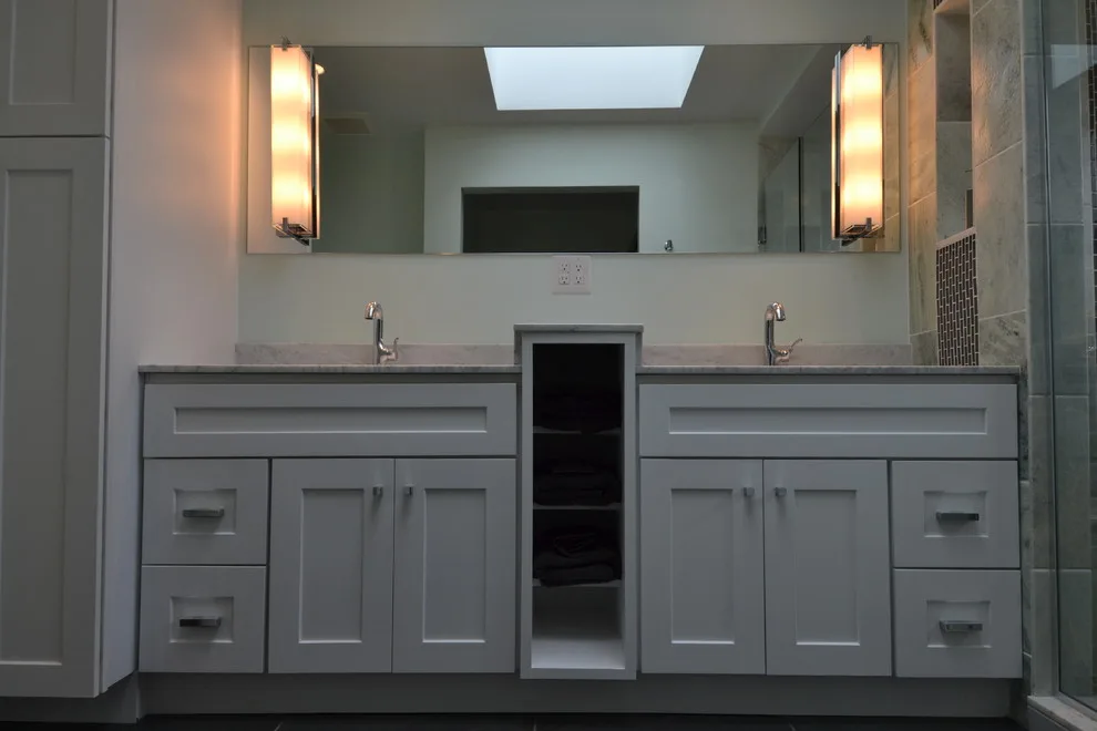 Light Shaker Main Bathroom by Remodeling And Painting Experts Inc. - Photo 3
