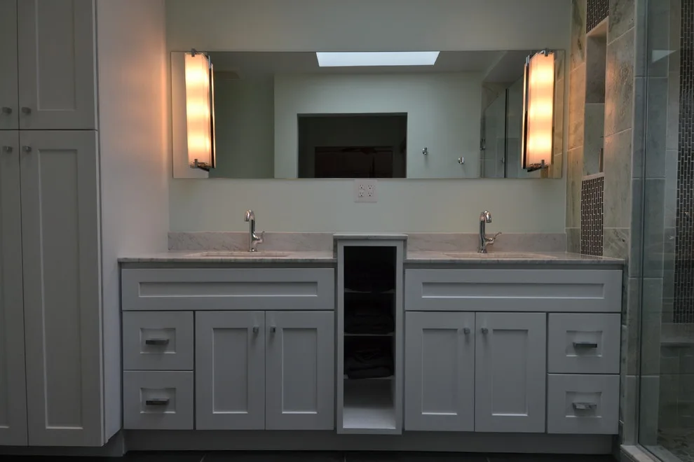Light Shaker Main Bathroom by Remodeling And Painting Experts Inc. - Photo 13