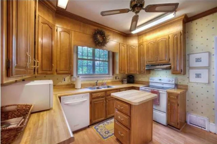 Crestwood Drive by Chattanooga Cabinets - Photo 3