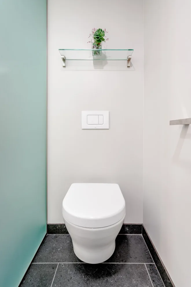 Moorpark Primary Bathroom by Hue Of You Decor, LLC - Photo 2