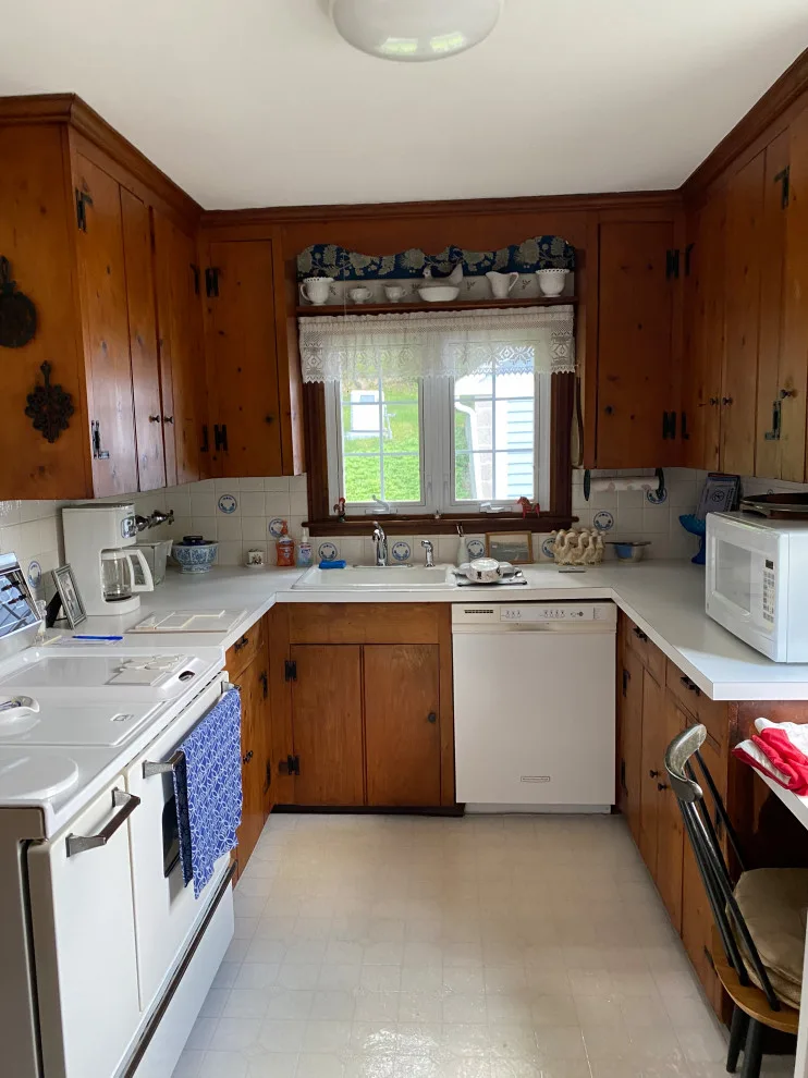 Bronson Road Renovation: Kitchen and Bathroom by Lifestyle Kitchen & Bath Design, LLC - Photo 13