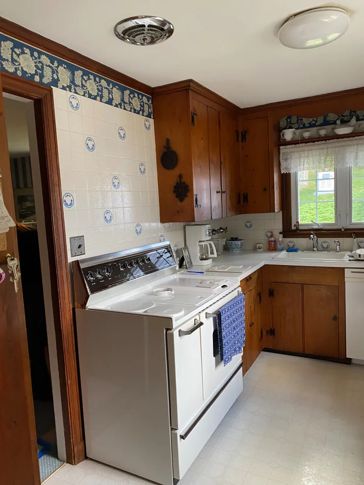 Bronson Road Renovation: Kitchen and Bathroom by Lifestyle Kitchen & Bath Design, LLC - Photo 27