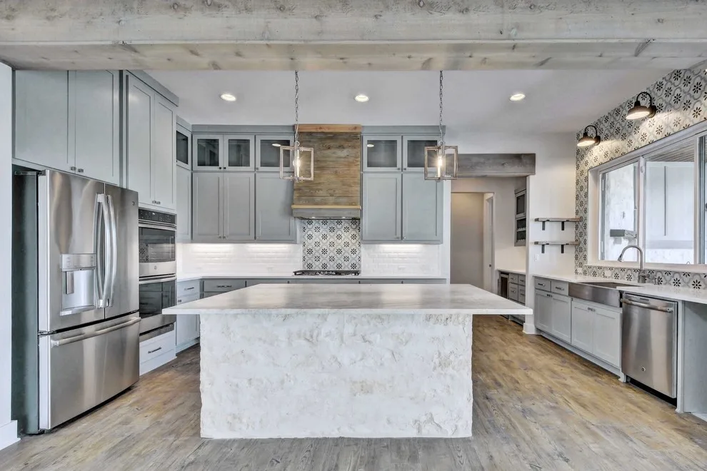Currey Construction - Tailored Residences by Shannon Davidson Design - Photo 16