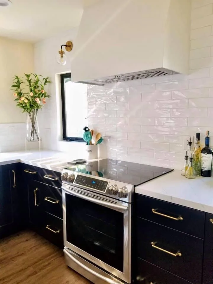 Contemporary farmhouse by Gayle L Glasband Design - Photo 2