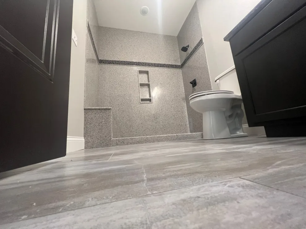 Obsidian Showers by BCD Studios - Photo 2