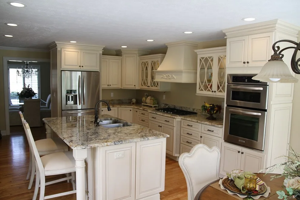 Kraftmaid Montclair Maple - Biscotti with Cocoa Glaze by Keith Yates / Lowes Home Improvement - Photo 5