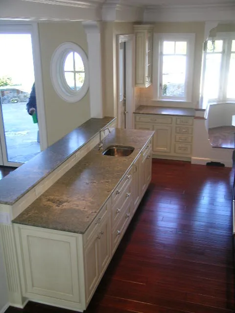 Harbor Cabinets - Photo 14