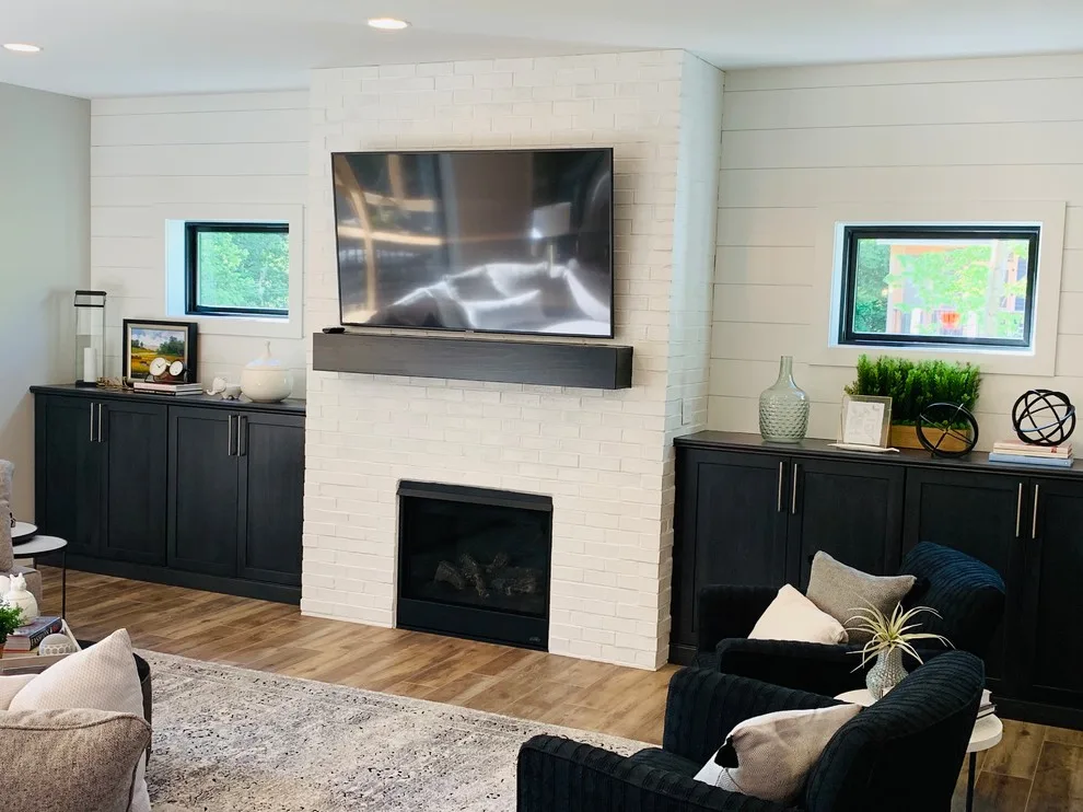 2019 Tiffin Home Parade by SK Cabinetry & Design - Photo 4