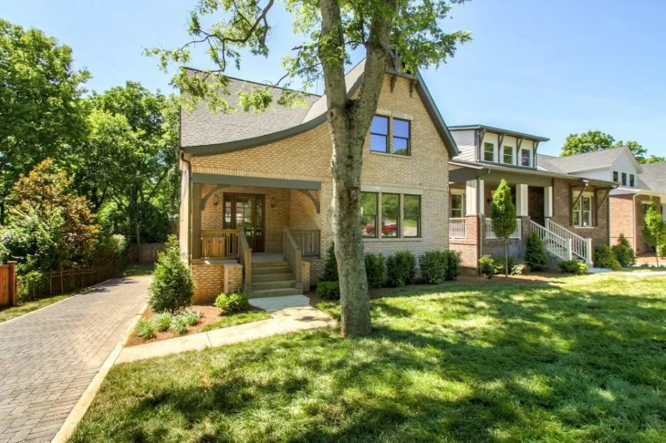 Hazelwood Drive Transitional Residence by Cayce Mill Design Center - Photo 2