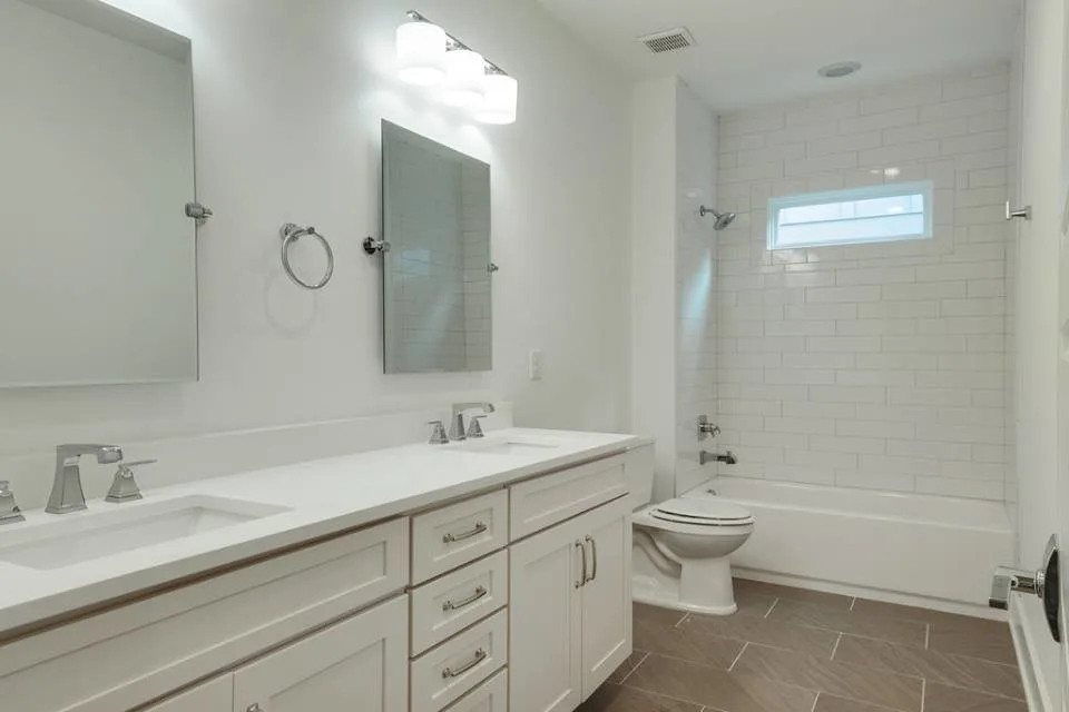 Hazelwood Drive Transitional Home by Cayce Mill Design Center - Photo 8