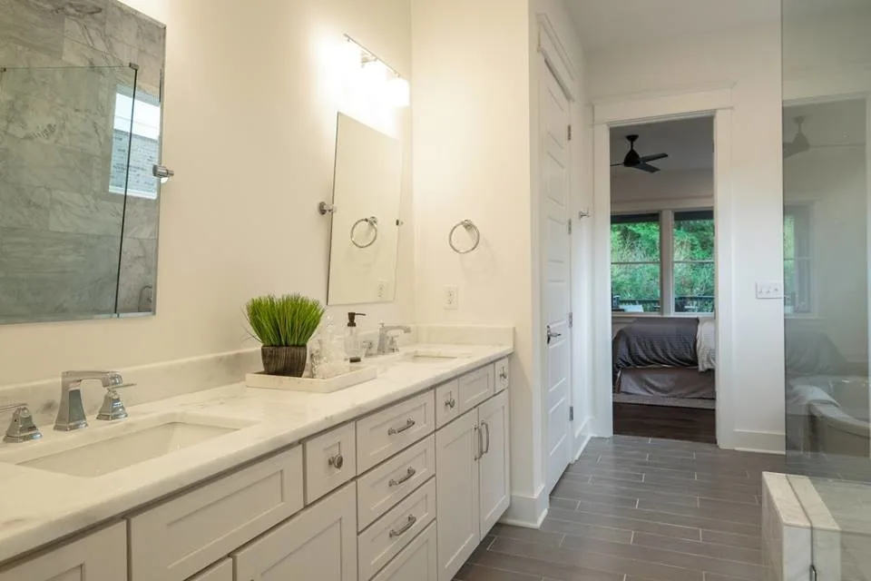 Hazelwood Drive Transitional Home by Cayce Mill Design Center - Photo 3