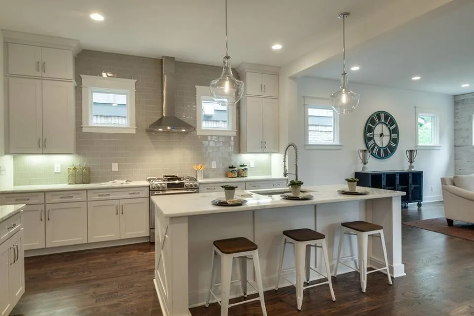 Hazelwood Drive Transitional Home by Cayce Mill Design Center - Photo 5