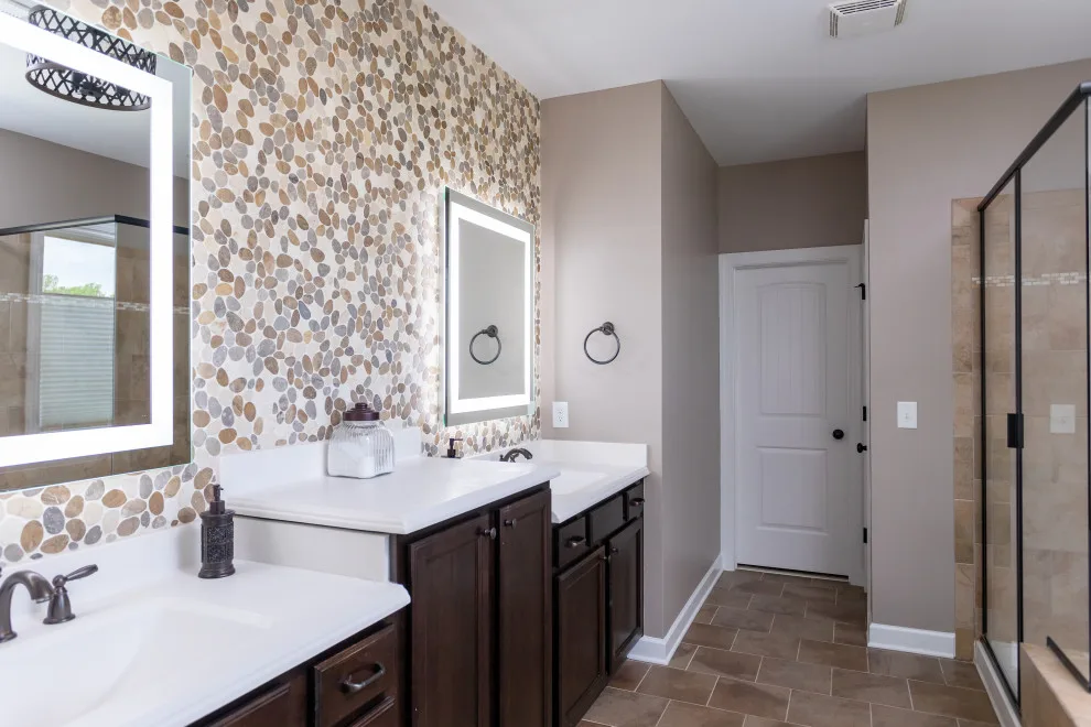 Enhancing Details - Hotel Style En Suite by Lisa Stewart Design - Photo 7
