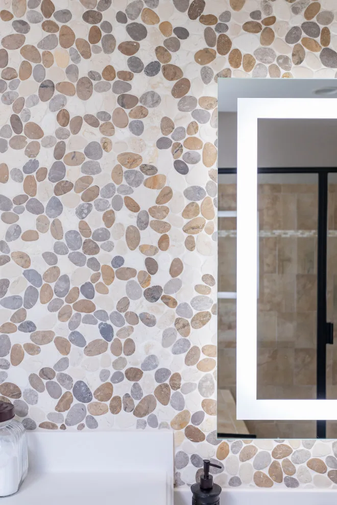 Enhancing Details - Hotel Style En Suite by Lisa Stewart Design - Photo 3