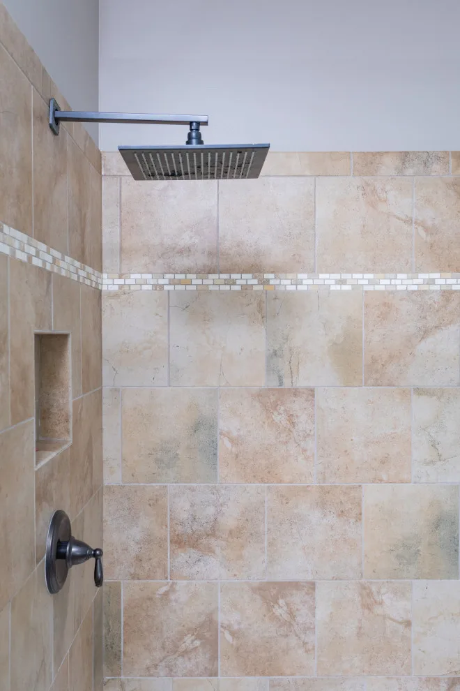 Enhancing Details - Hotel Style En Suite by Lisa Stewart Design - Photo 4