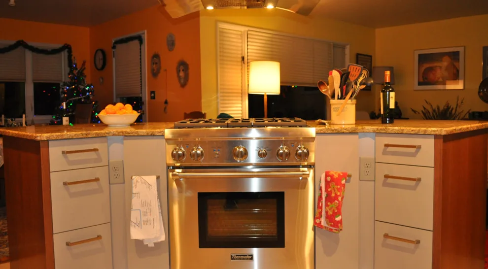 Rustic Modern Kitchen with Two-Tone Alaska Style by Jamie Tamanaha With Florcraft Carpet One - Photo 7