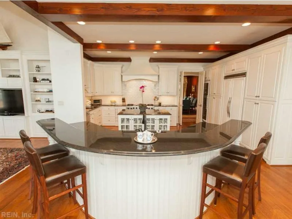 Virginia Beach Residence by KDI Cabinetry - Photo 2