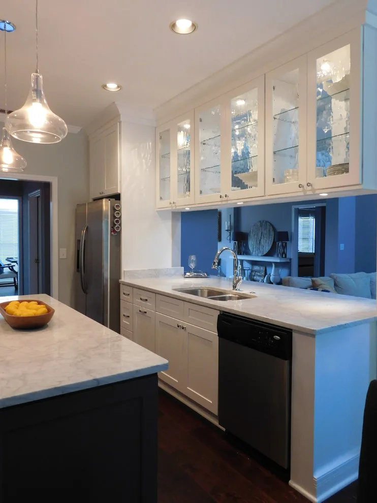 Contemporary Kitchen in Alpharetta by Rosa Moreno Kitchens - Photo 11
