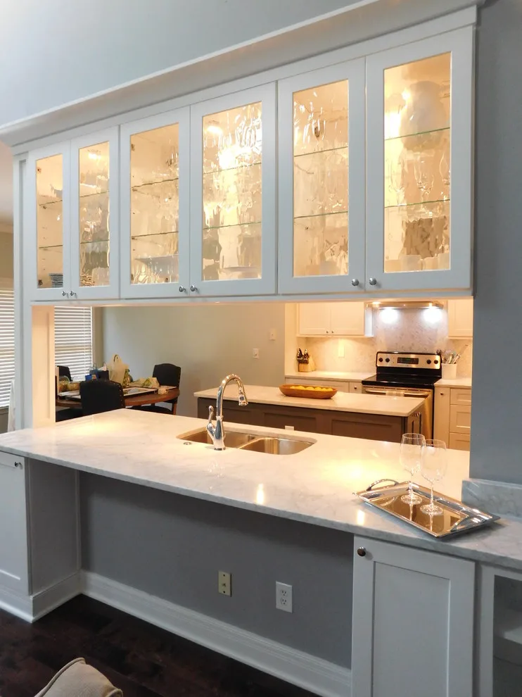 Contemporary Kitchen in Alpharetta by Rosa Moreno Kitchens - Photo 3
