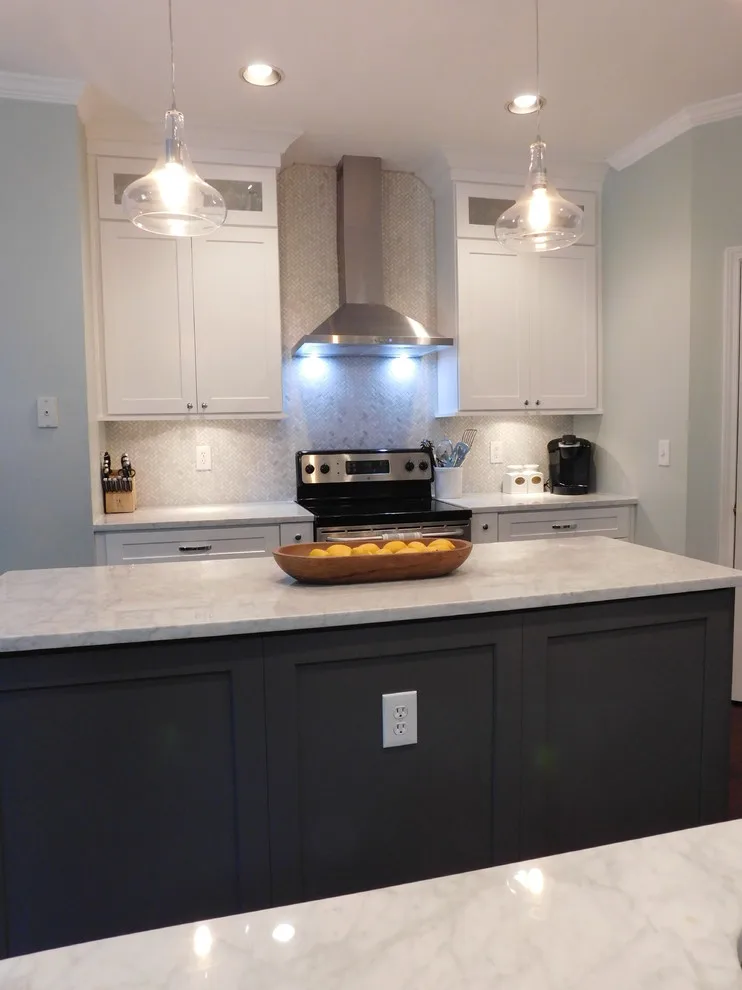 Contemporary Kitchen in Alpharetta by Rosa Moreno Kitchens - Photo 10