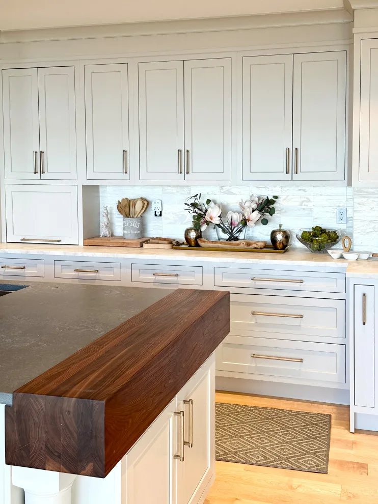Elegant Kitchen in Connecticut by Holzman Interiors, Inc. - Photo 4