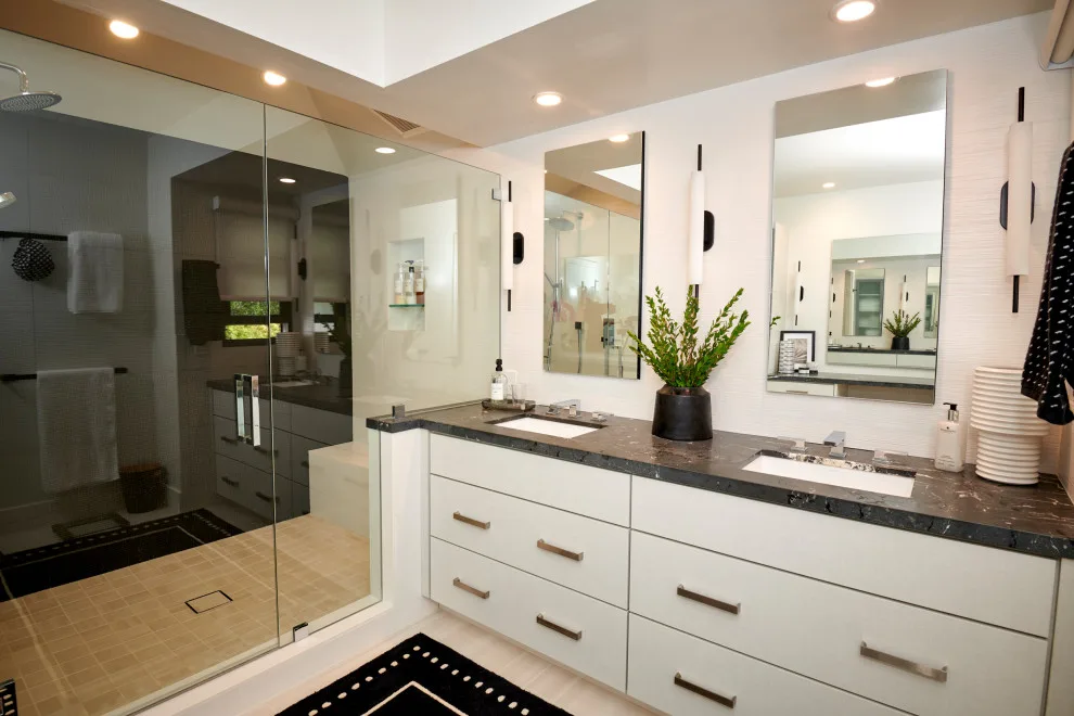 Monochrome Bathrooms by Signature Designs Kitchen | Bath | Interiors - Photo 12