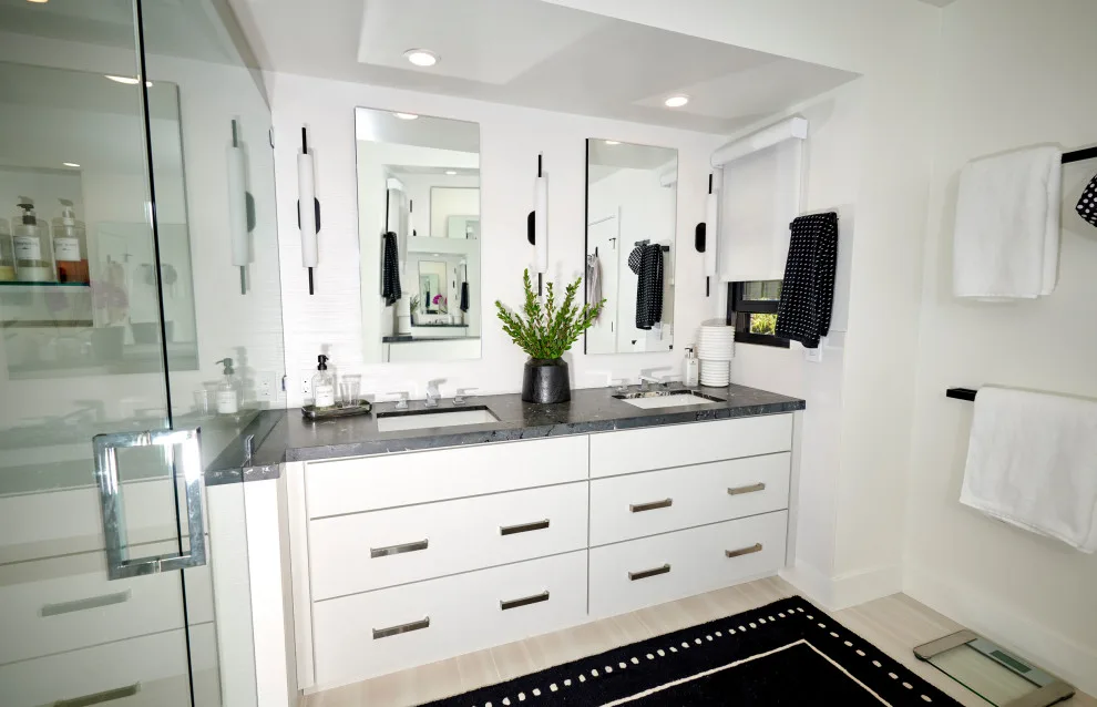 Monochrome Bathrooms by Signature Designs Kitchen | Bath | Interiors - Photo 11