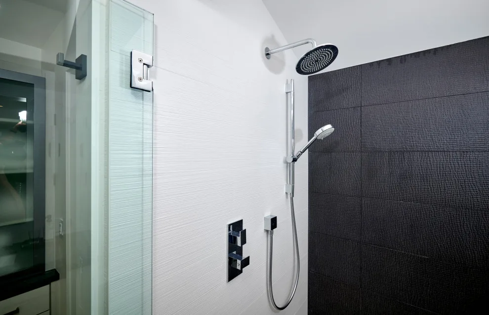Monochrome Bathrooms by Signature Designs Kitchen | Bath | Interiors - Photo 4