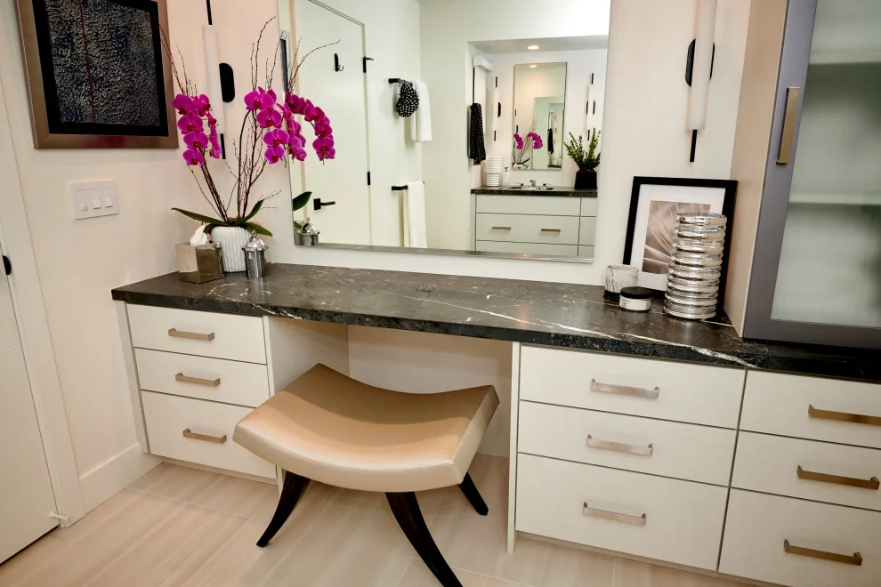 Monochrome Bathrooms by Signature Designs Kitchen | Bath | Interiors - Photo 8