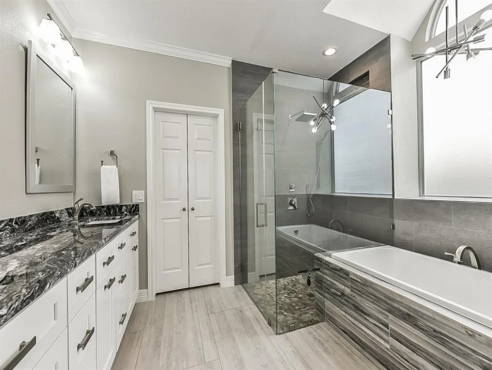 Bucktrout Contemporary Restroom by Griffin Design - Photo 3