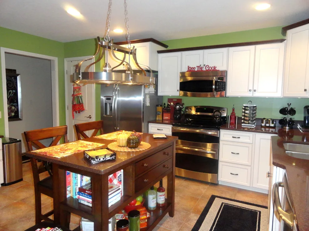 Chestnut Hills Renovation by Roanoke Woodworking Inc. - Photo 2