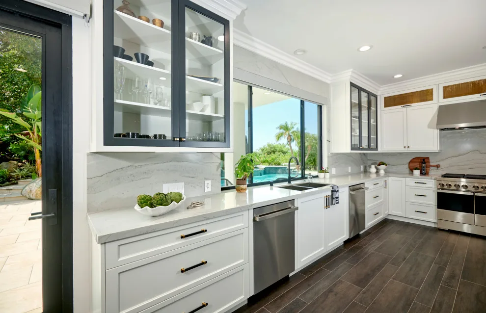 Stylish Modern Residence by Signature Designs Kitchen | Bath | Interiors - Photo 9