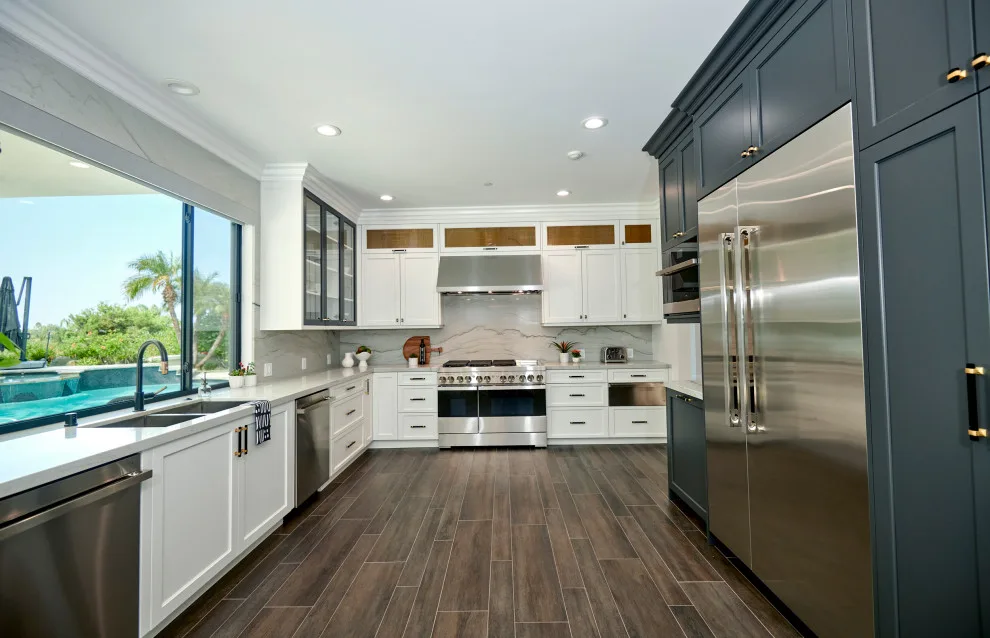 Stylish Modern Residence by Signature Designs Kitchen | Bath | Interiors - Photo 2