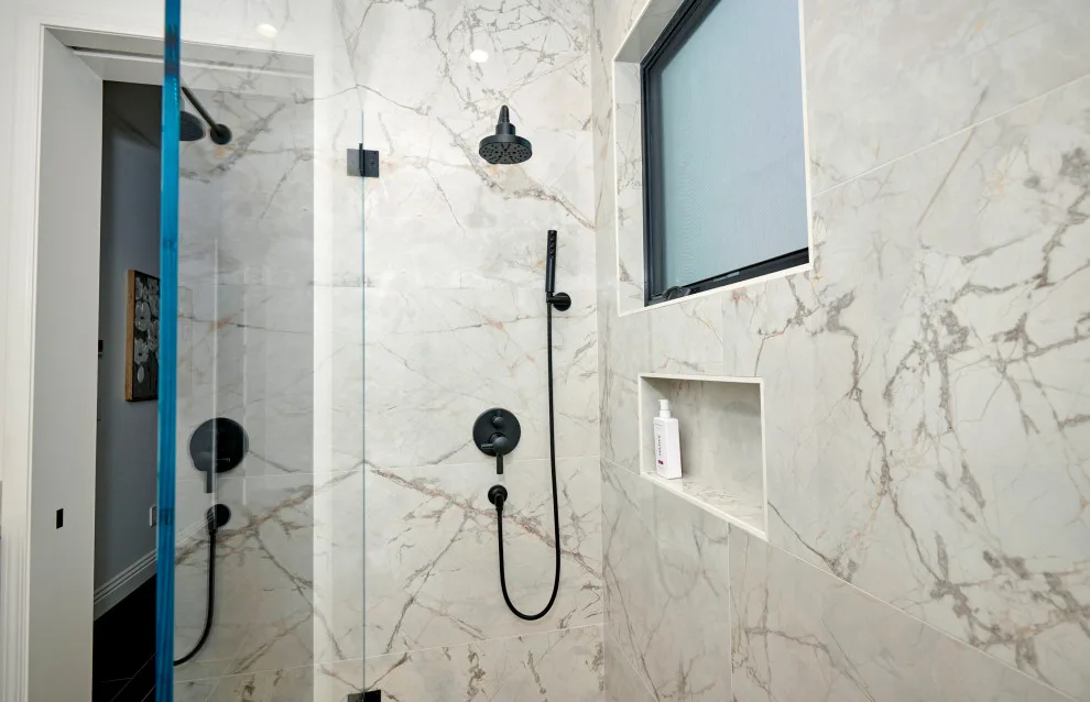 Stylish Modern Residence by Signature Designs Kitchen | Bath | Interiors - Photo 22