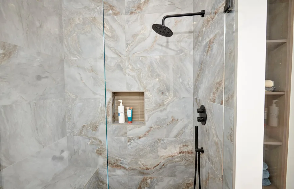 Stylish Modern Residence by Signature Designs Kitchen | Bath | Interiors - Photo 31