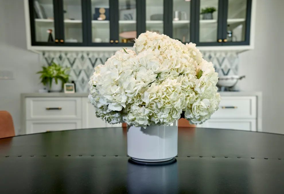 Stylish Modern Residence by Signature Designs Kitchen | Bath | Interiors - Photo 17