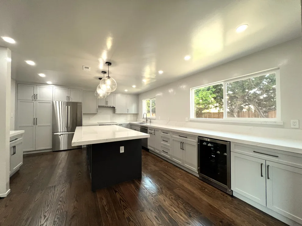Chrysopolis Modern Kitchen by Kitchen Inspiration Inc. - Photo 3