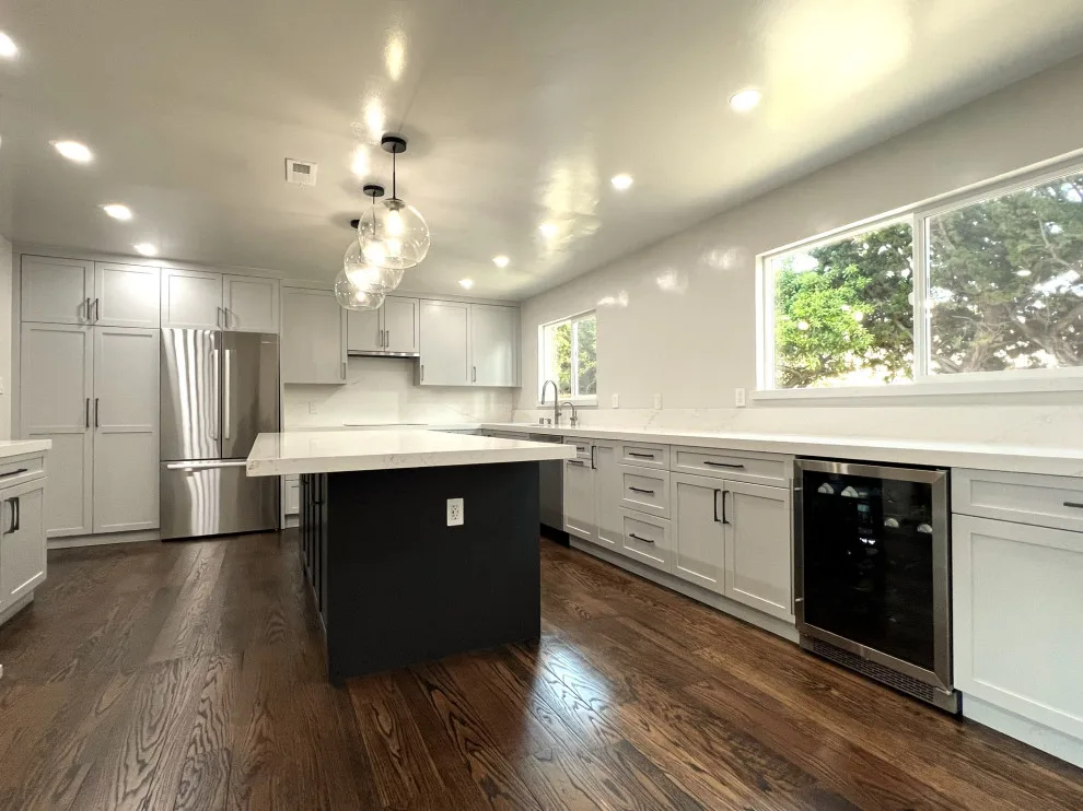 Chrysopolis Modern Kitchen by Kitchen Inspiration Inc. - Photo 12