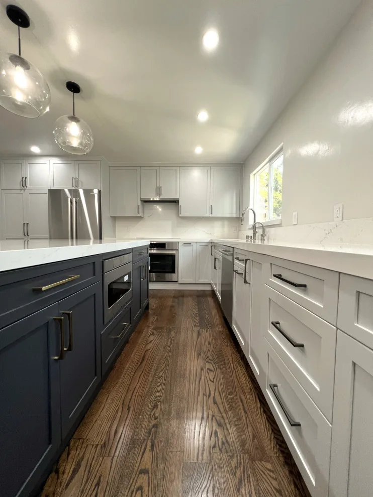 Chrysopolis Modern Kitchen by Kitchen Inspiration Inc. - Photo 8