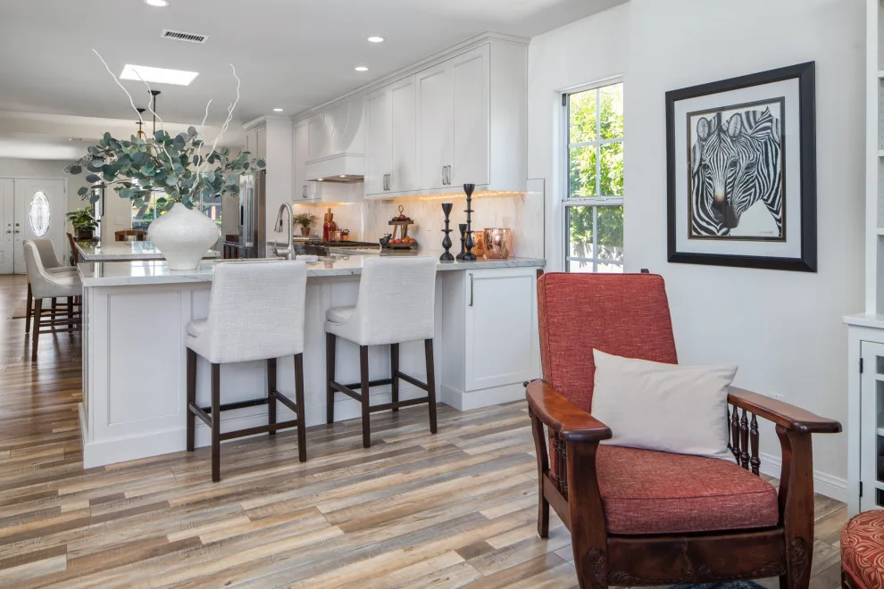 Traditional Kitchen and Main Bathroom by Signature Designs Kitchen | Bath | Interiors - Photo 11