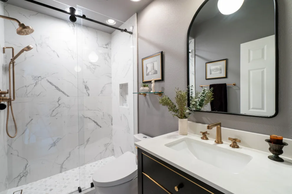 Traditional Kitchen, Pantry, Entryway, and Bathroom by Signature Designs Kitchen | Bath | Interiors - Photo 11
